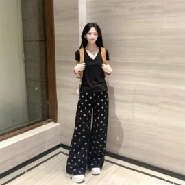 休闲裤;女式卫衣;女式T恤