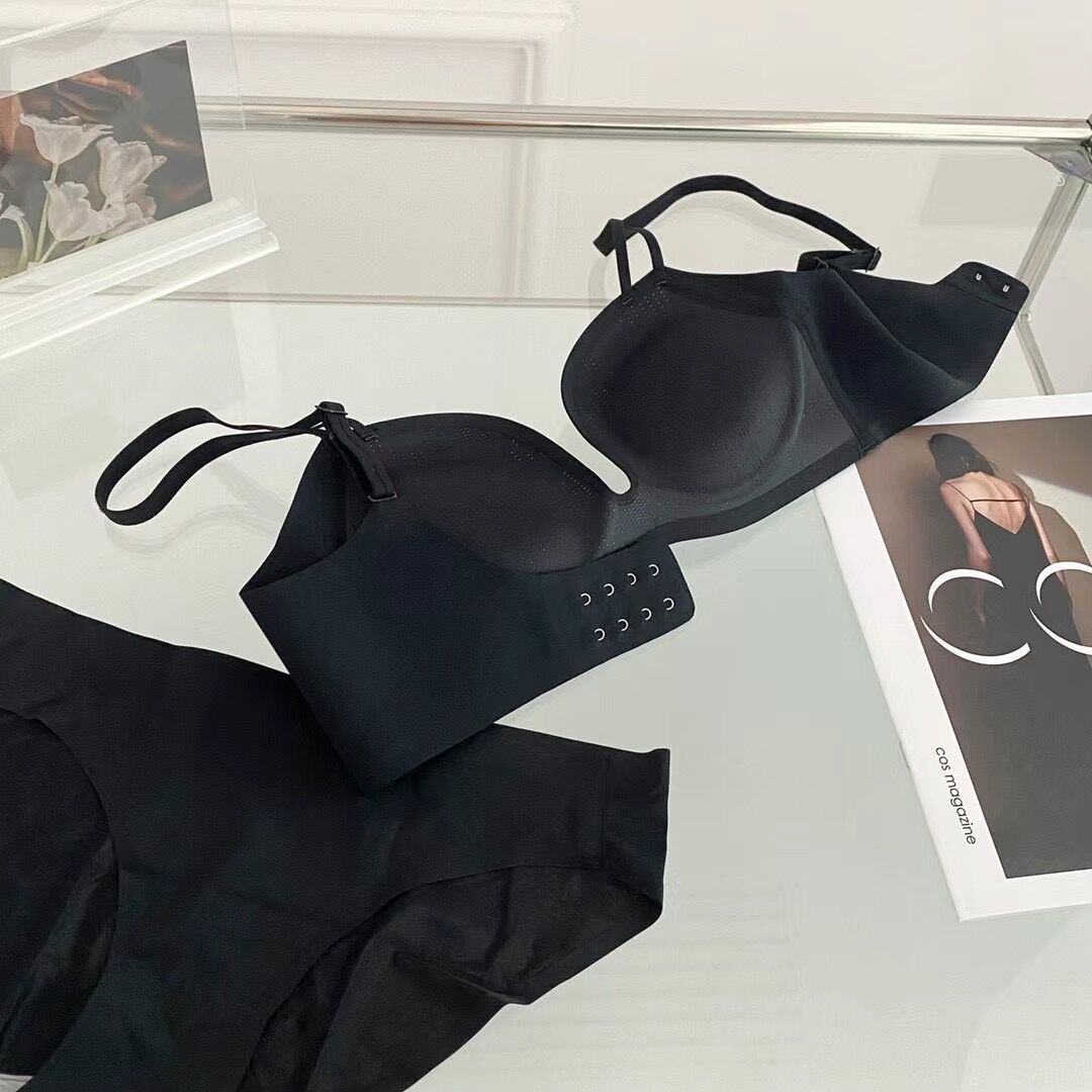 加厚显大内衣女小胸聚拢上托收副乳胸罩无钢圈防下垂平胸文胸套装