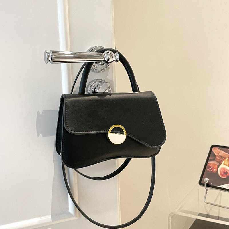 Elegant Women's Small Crossbody Shoulder Bag In Simple Style_voghion.com