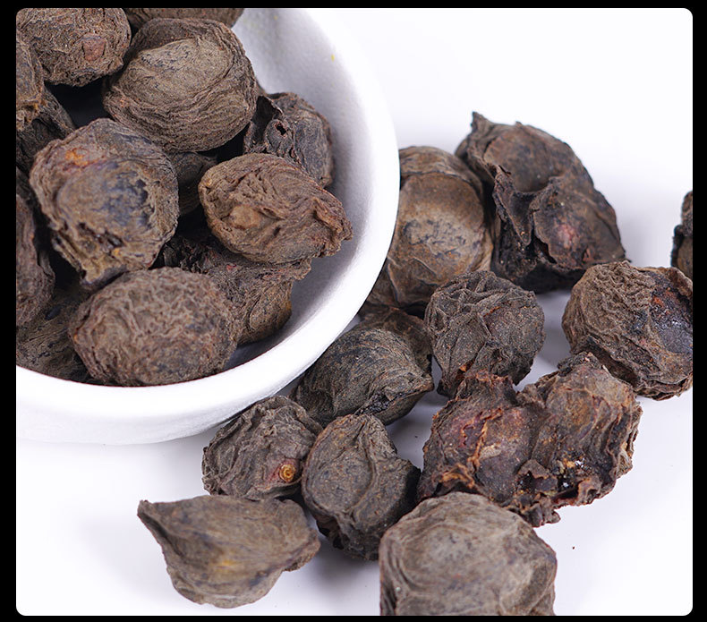 Wu Mei Dried Smoked Dark Plum (Prunus mume) — Suan Mei Tang Soup Base & Herbal Tea, 500g in use