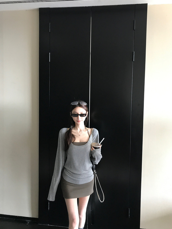Skk Store'姐系松弛'天丝醋酸羊毛纯欲慵懒长袖T恤挂脖背心4件套|undefined