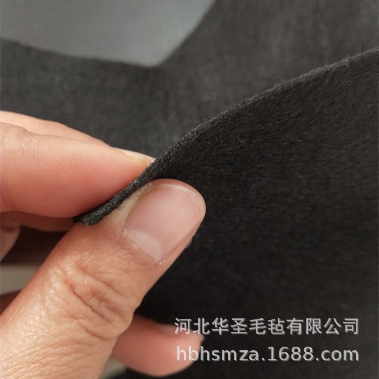 1mm黑色无纺布 松软聚酯涤纶针刺棉 发热片用阻燃涤纶毛毡布料