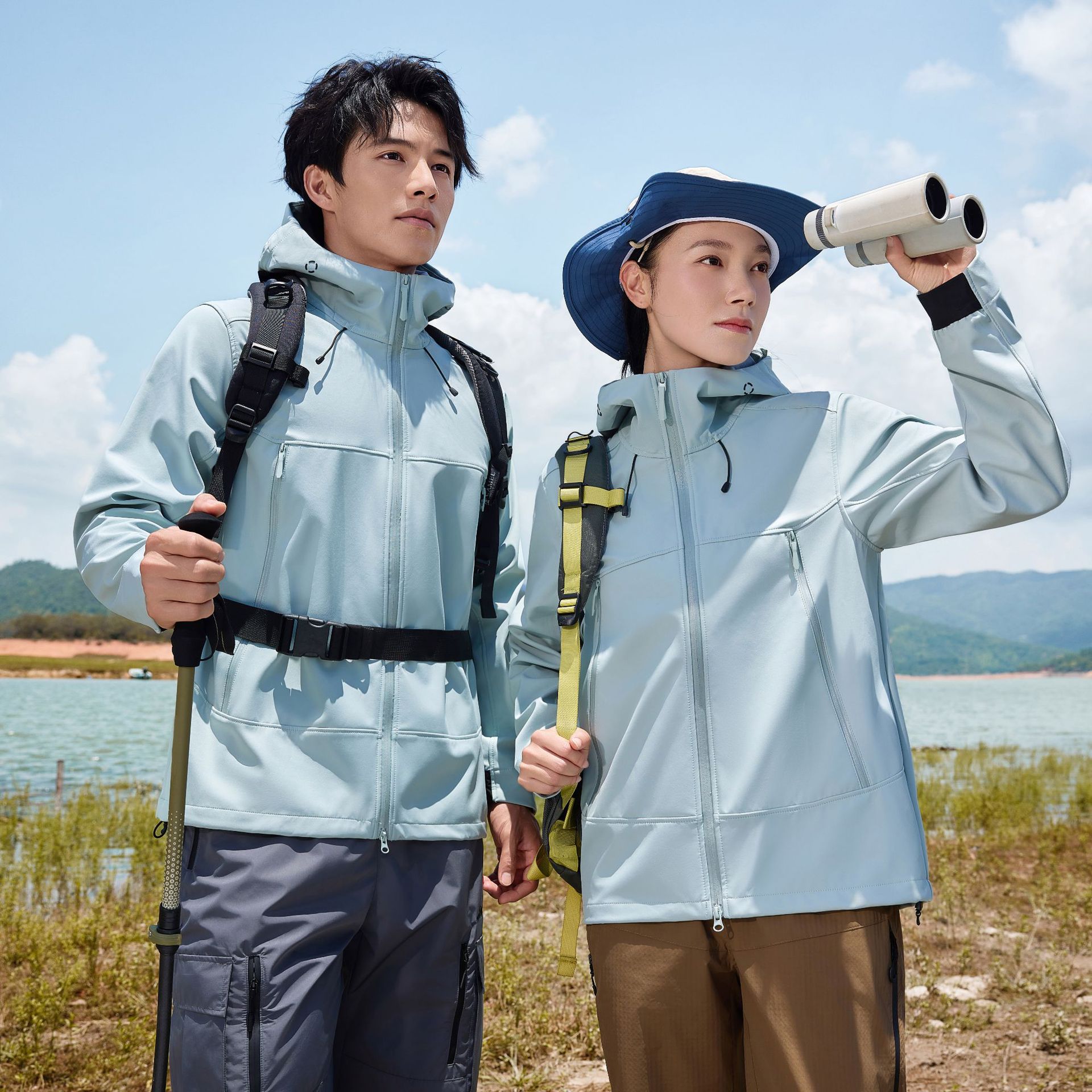 Mountain Couple Outdoor Hooded Soft Shell Jacket Windproof and Waterproof Jacket Mountaineering Jacket Sports Casual Soft Shell Jacket