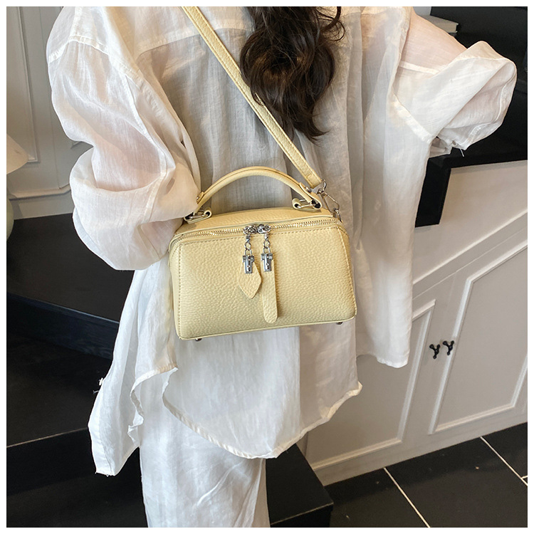 Korean retro fashion hand-held box bag for women 2025 new trendy and versatile small square bag, a niche and simple crossbody bag undefined