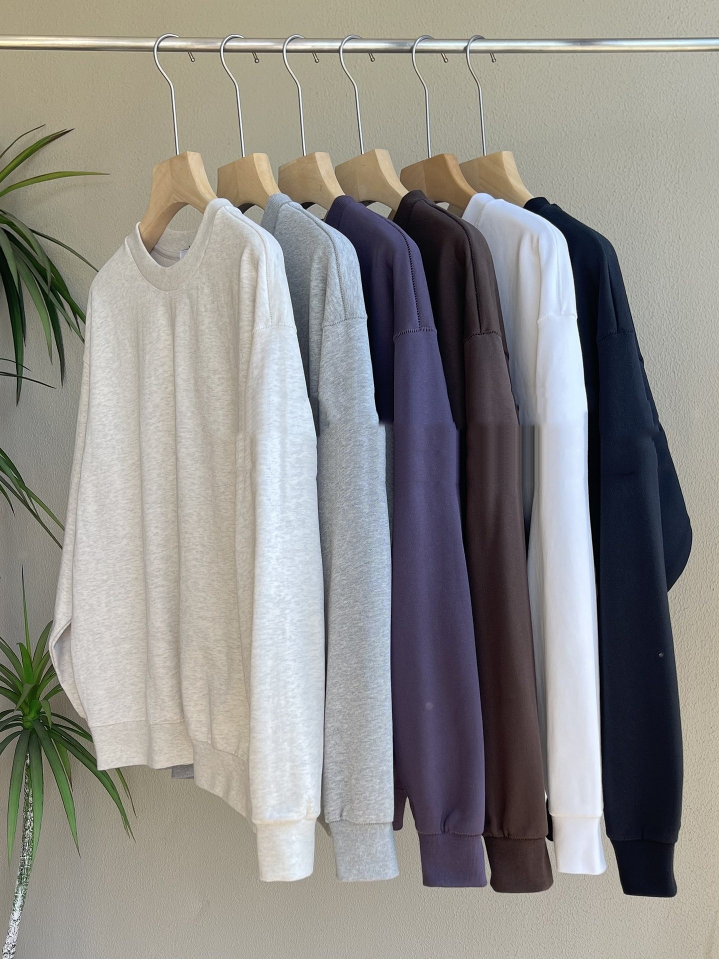 24SS Brazalete cuello redondo jerry suéter pareja brazalete cuello redondo collar suéter moda