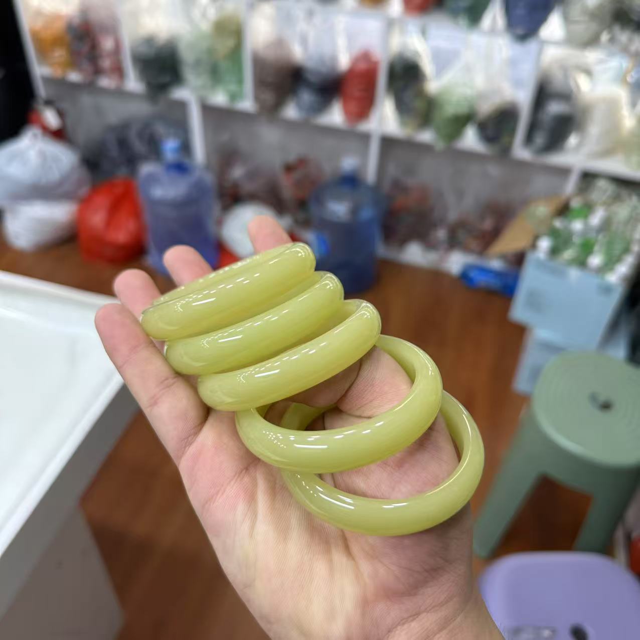 货源工厂批发外蒙料高仿和田玉黄口手镯扁条黄口手镯批发直播爆款