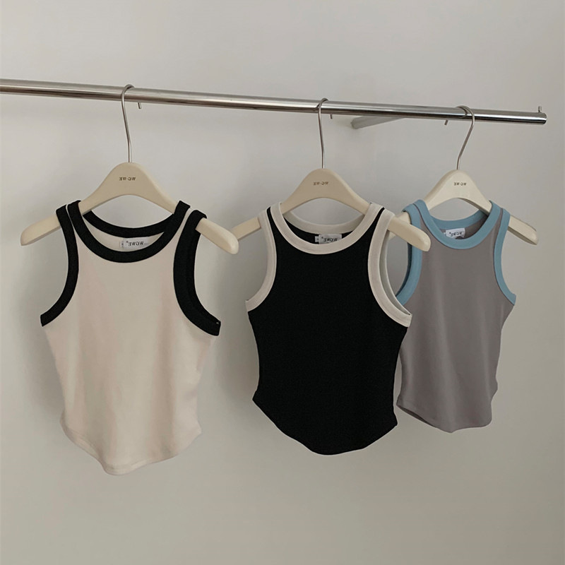 keep warm Hit color camisole vest Sense of design 2022 Self cultivation have cash less than that is registered in the accounts Sleeveless knitting I-shape Primer jacket