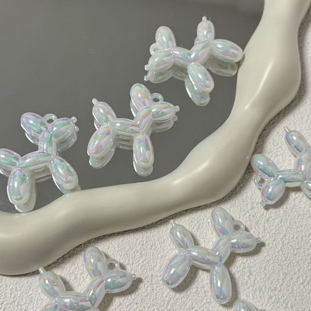구멍이 있는 UV 컬러 흰색 풍선 강아지 소재 붙여넣기 다목적 헤어 액세서리 목걸이 구멍 신발 휴대폰 케이스 디자인