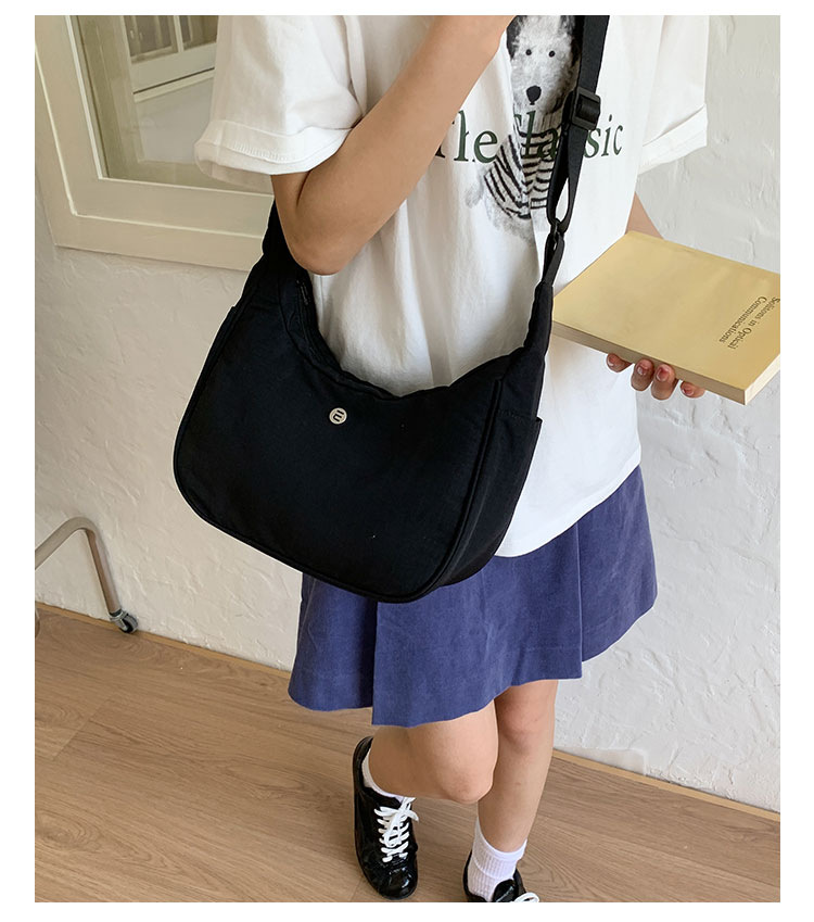 Small handbag, women's underarm bag, fashionable and casual single-shoulder bag, crossbody bag, 2025 new style for work and commuting, stylish solid color bag undefined