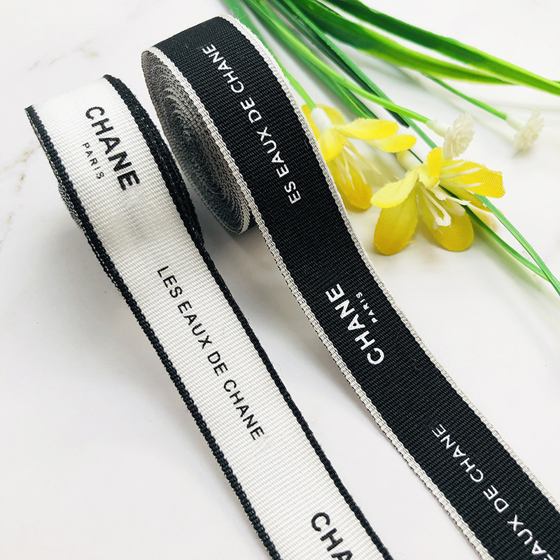 赤い本の小さな香りのリボンの髪飾りリボンのプレゼントのひもの花束の帽子の縁の手作りのdiyブランドのリボン|undefined