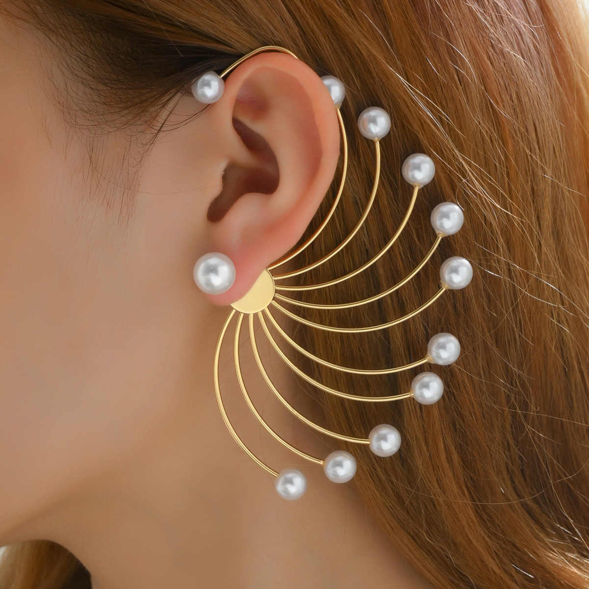 Orecchini a perno geometrici a ventaglio con perla per donna_voghion.com