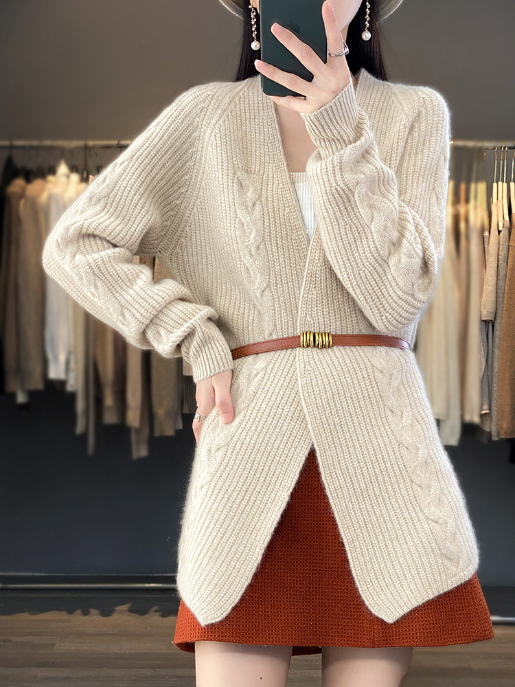 秋冬加厚V领绞花元宝针无扣外套宽松休闲通勤全羊毛中长款开衫女