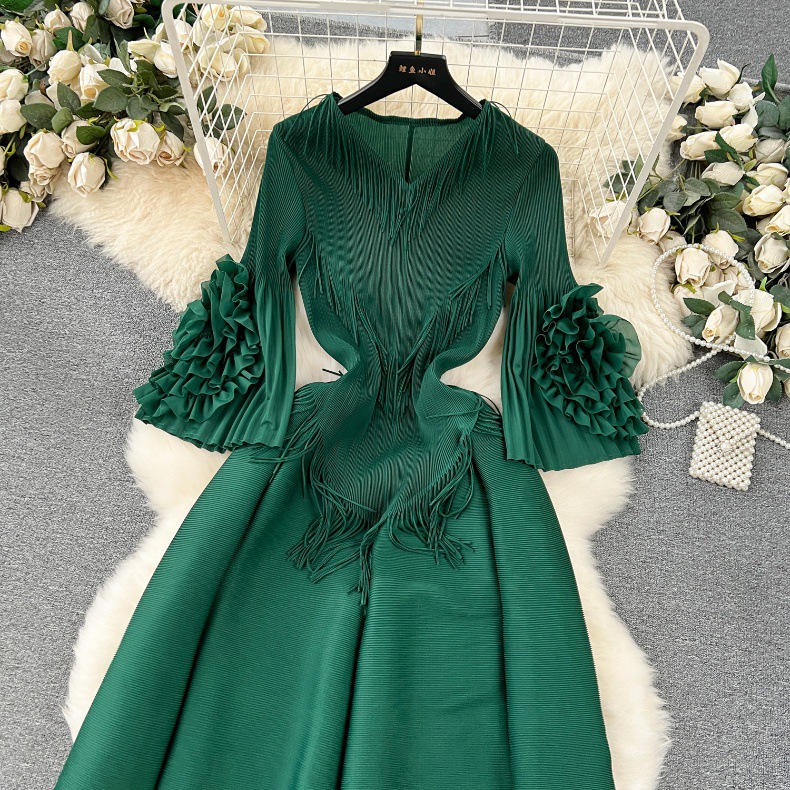 Women's Regular Dress Elegant V Neck Pleated Half Sleeve Solid Color Midi Dress Daily display picture 8