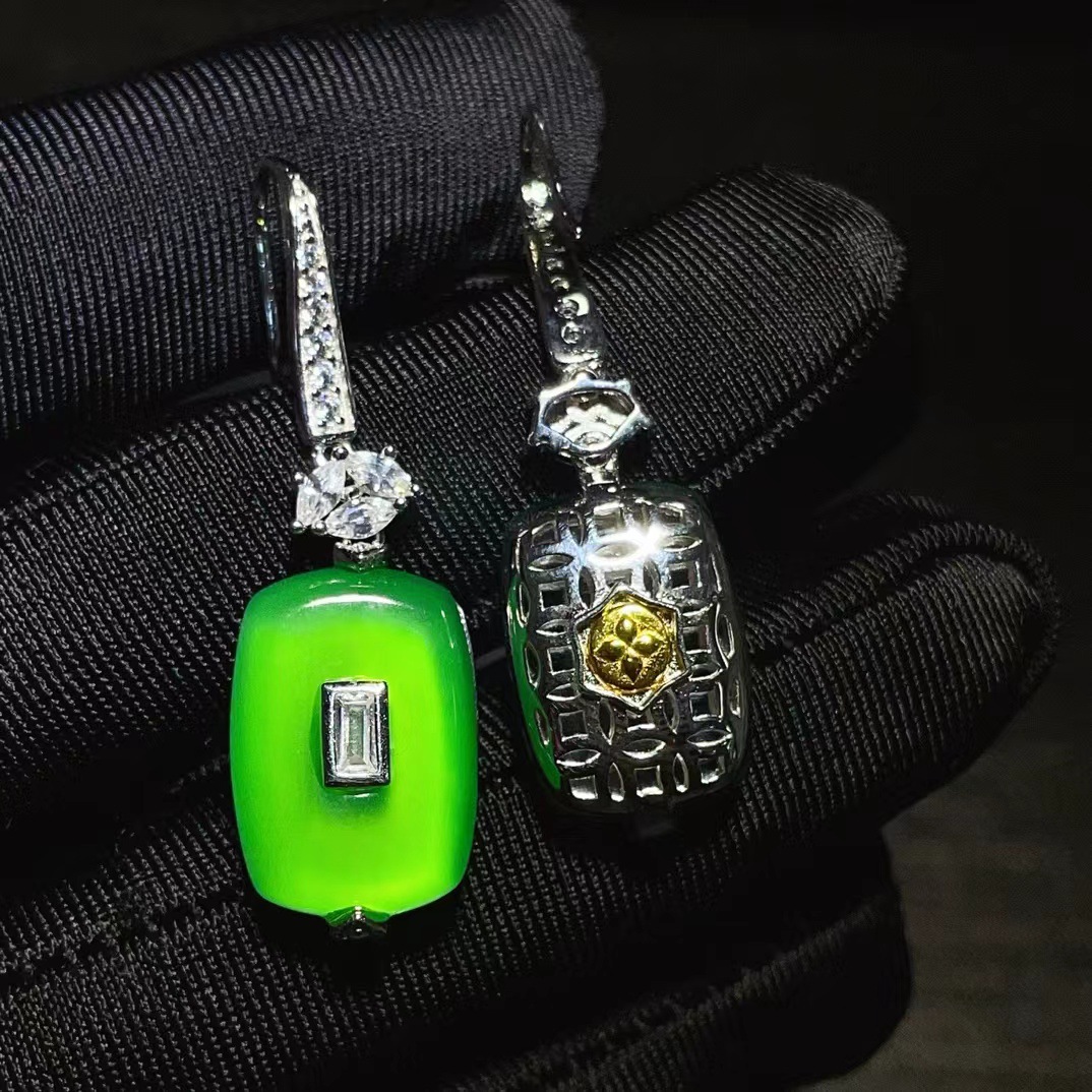 (2개) 천연 마노 S  SEIKO 녹색 CHALCEDONY 안전하고 사건이없는 브랜드 귀걸이 작은 높은 얼음 여성용 귀걸이 도매