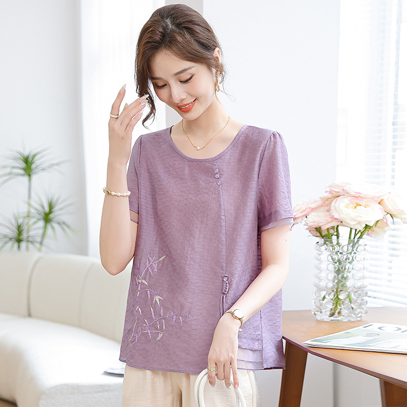 中高年のお母さんは夏の新型の女性のtシャツの新しい中国式の刺繍の刺繍の皿は丸首を掛けてお母さんの上着をつなぎ合わせます。|undefined