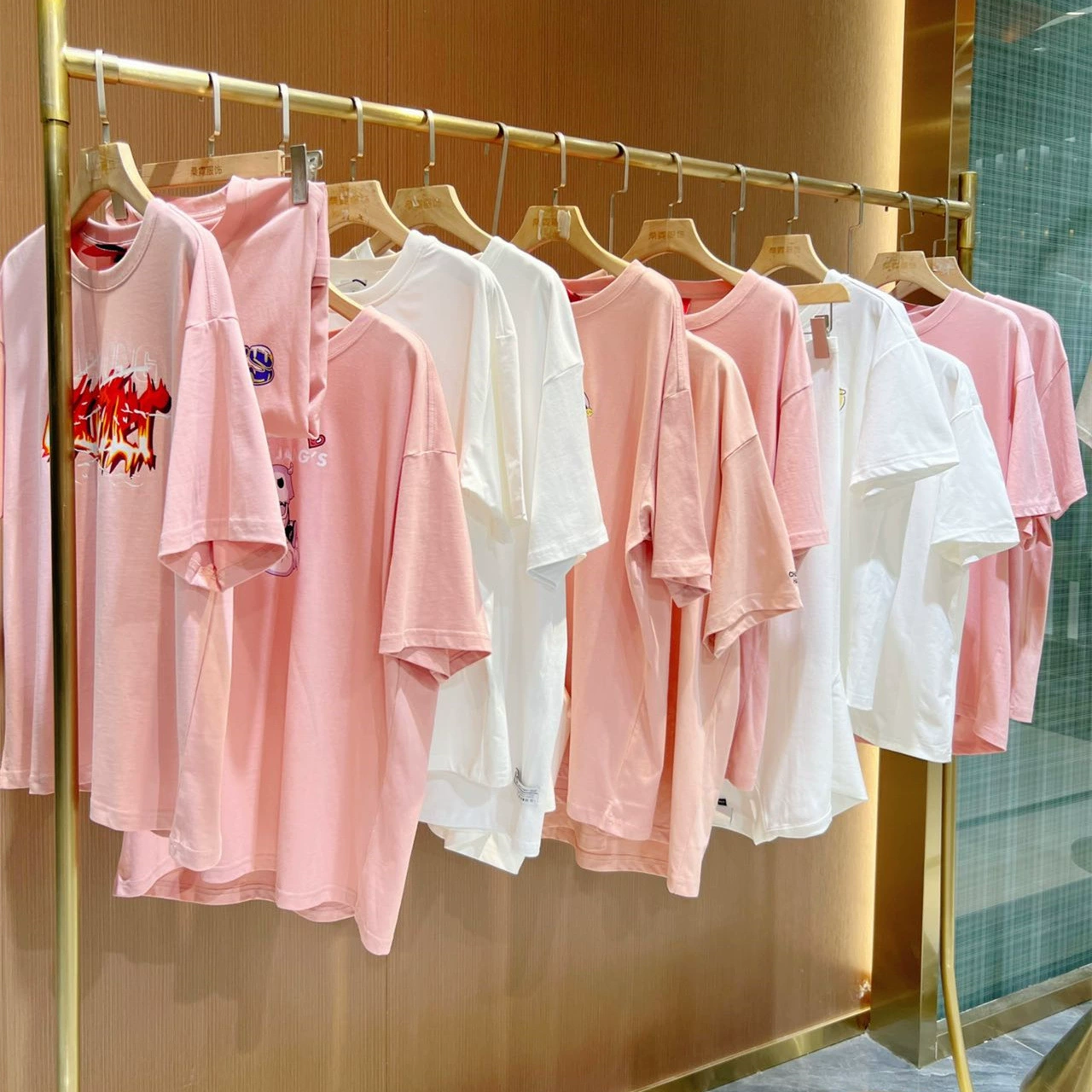 Футболка 25 летняя брендовая распродажа женская одежда оптом распродажа складских остатков товары из первых рук поставки прямая трансляция оптом