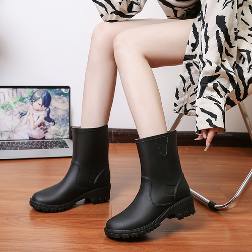 新款韩国雨鞋黑色雨靴时尚马丁水靴女中筒防滑胶鞋法式高跟雨靴子