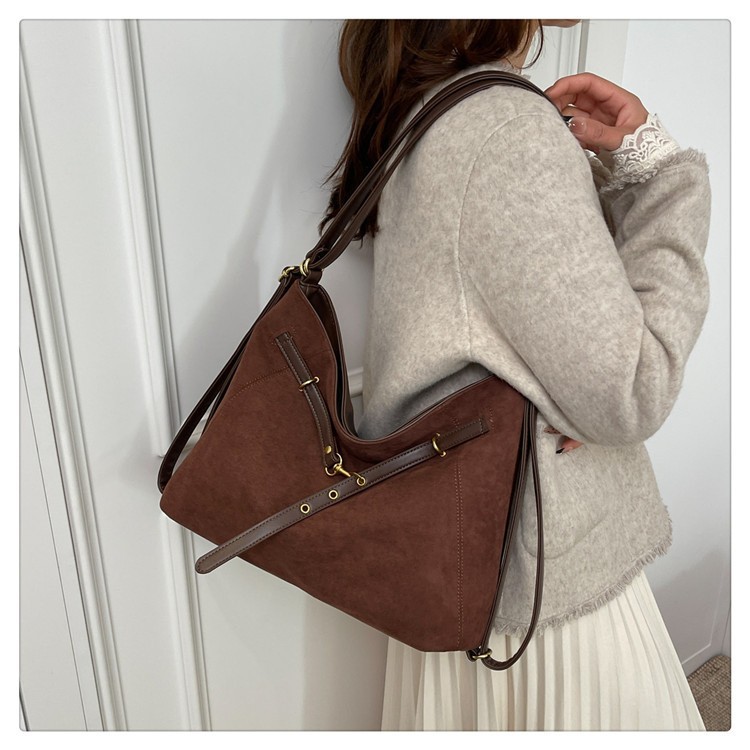 Hot Selling Korean Niche Retro Versatile Large Capacity Tote Women's Casual Commuting Shoulder Crossbody Bag_voghion.com