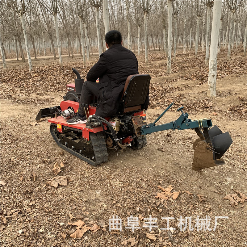 新款多功能乘坐式电启动微耕机柴油机履带式大棚旋耕机耕地拖拉机