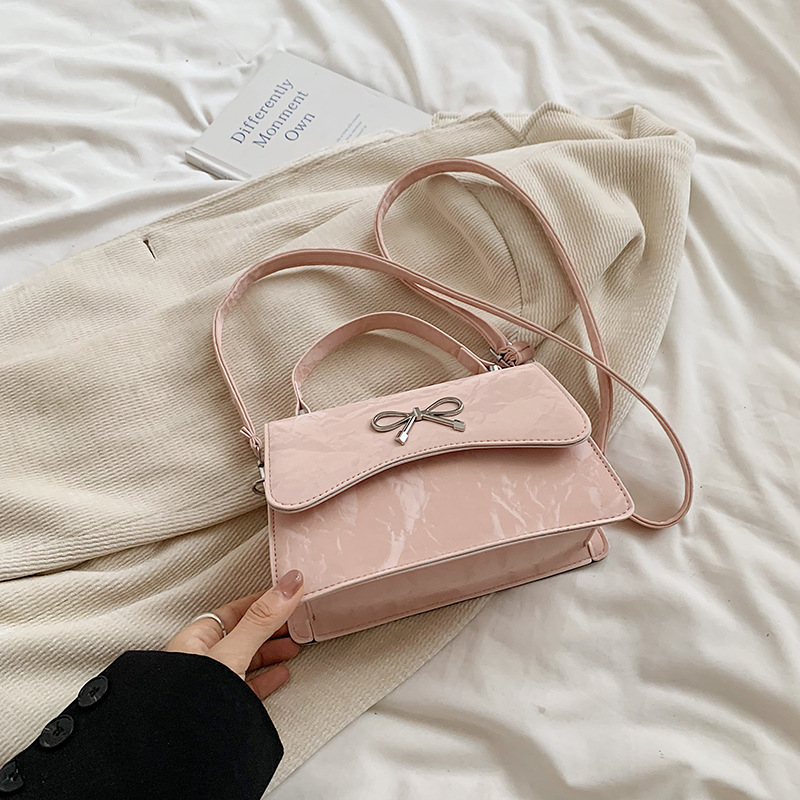 2024 bolso pequeño nuevo estilo mariposa hermosa bolso de mano estilo de moda personalidad ocio nicho bolso pequeño chain backpack