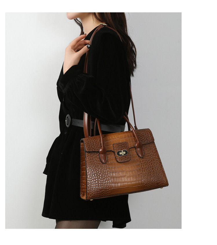 1325g Weight Polyester Lining Material Sewing Thread Fashion Element Zipper Closure Type Double Handle , Sling Strap Strap Type Crossbody Bag Bags Type Casual, Business, Daily Occasion Pu Leather Material Crocodile Pattern All Seasons Season Women's Gender Elegant Style Square Shape Women's Pu Leather Crocodile Elegant Sewing Thread Square Zipper Crossbody Bag 2