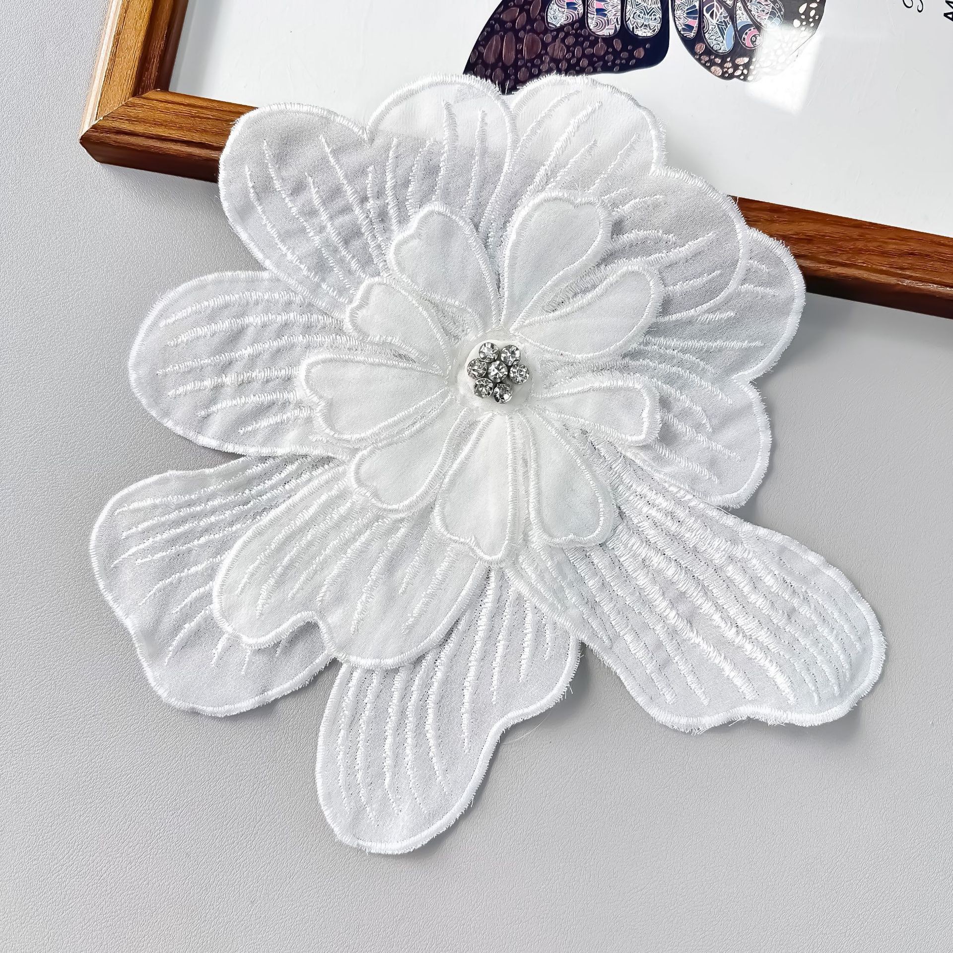 Broche de cuentas multicapa, botón floral bordado a máquina, accesorios tridimensionales para vestidos, camisas y bolsos de mujer, apliques.