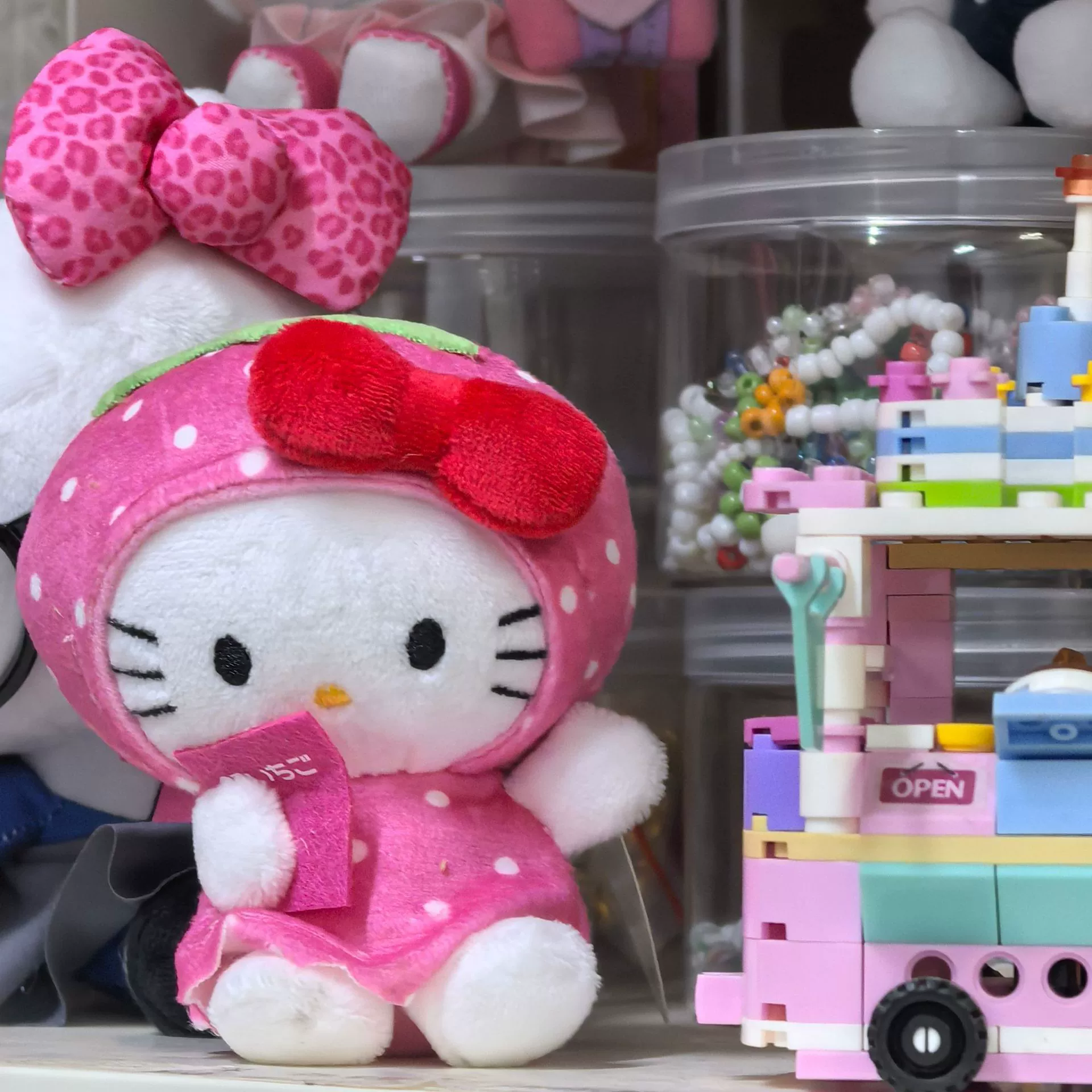 Hello kitty, клубника, милая кукла, подвеска бренда, брелок для учащихся начальной школы, новая коллекция