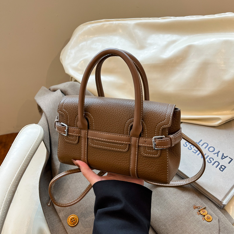 Bolso de mano transfronterizo de mujer 2025 nuevo nicho de invierno de alta calidad bolso de mujer de viaje retro mochila de hombro