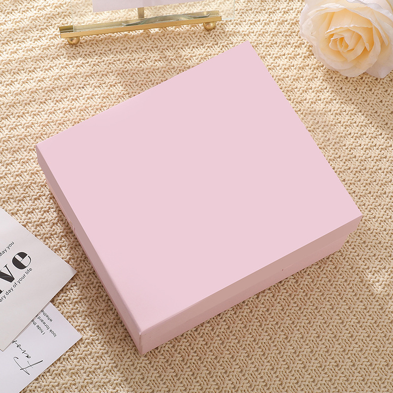 Caja cuadrada rosa; tamaño 20 * 18 * 8cm