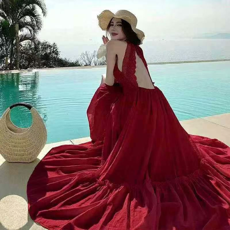 French-Style Suspender Backless Long Dress for Seaside Vacation and Beach Photoshoots, Flowing and Elegant Dress with a Large Hem, New Summer Style French-Style Suspender Backless Long Dress for Seaside Vacation and Beach Photoshoots, Flowing and Elegant Dress with a Large Hem, New Summer Style