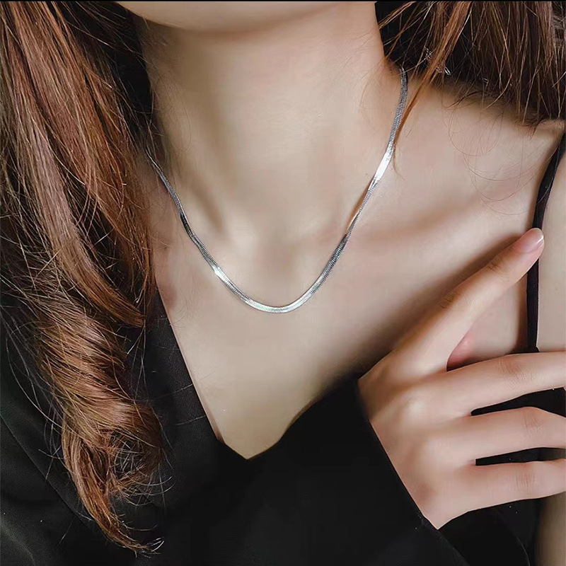 Pulsera de Acero de Titanio de Dongguan, Estilo Europeo y Americano, Diseño de Doble Cadena con Cuchillas, Exagerada, Hip-Hop, para Otoño e Invierno, No se Destiñe, para Mujer