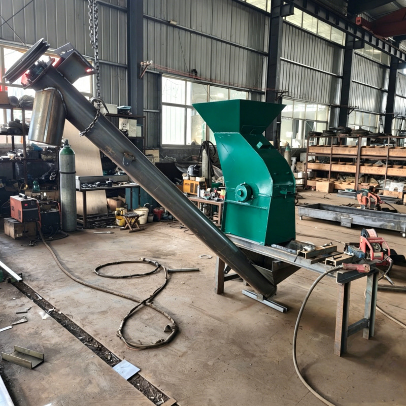 Northeastern Corn Cob Crusher, Mobile Flower Fertilizer and Humus Soil Crusher, Straw Powder and Bran Feed Machine