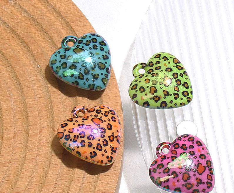 3*3.1cm Jewelry Making Size 1 Piece 3*3.1cm Arylic Heart Shape Leopard Pendant