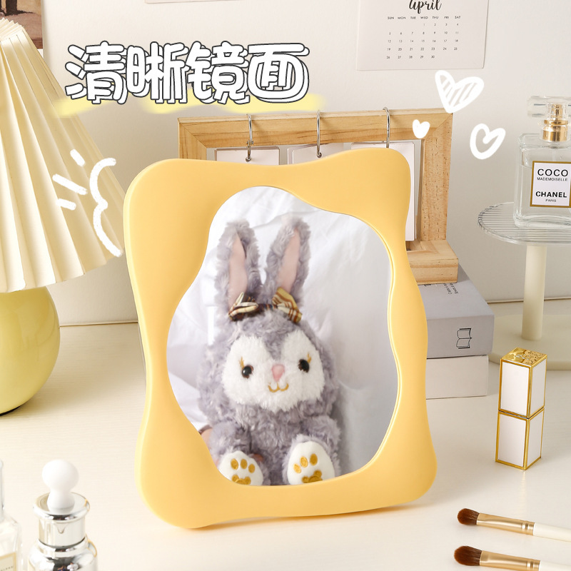 Espejo de maquillaje de escritorio ins Espejo de princesa espejo de dormitorio de estudiantes espejo plano con soporte irregular espejo portátil simple