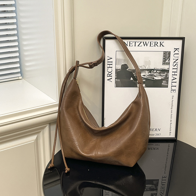 2026 New High-End Large-Capacity Bag for Women, Korean Style Fashionable Dumpling Bag, Retro Versatile Shoulder Crossbody Bag 2026 New High-End Large-Capacity Bag for Women, Korean Style Fashionable Dumpling Bag, Retro Versatile Shoulder Crossbody Bag