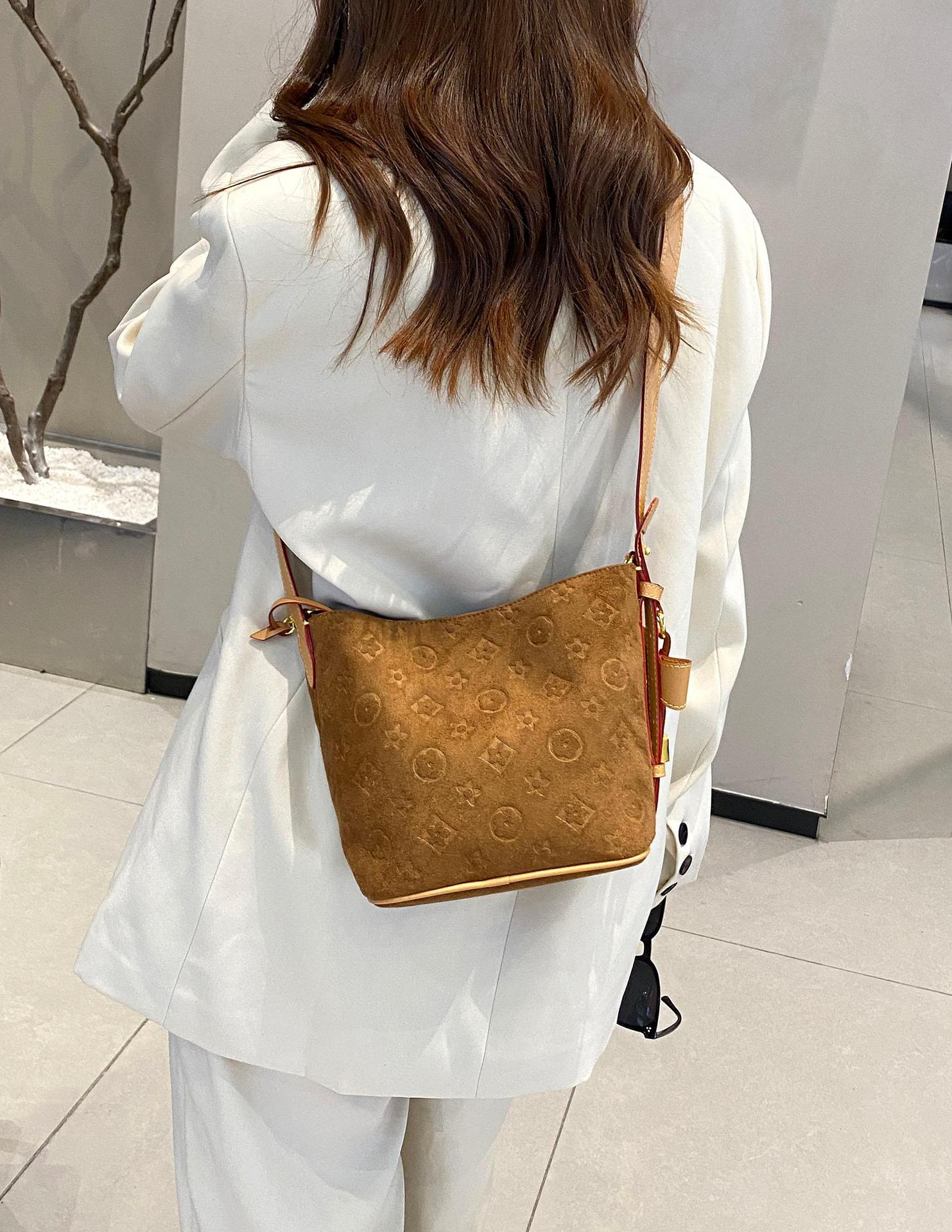 Túi bucket da mờ nữ phong cách thời trang, đeo vai đi làm hằng ngày — Cà phê, màu nâu chi tiết 2