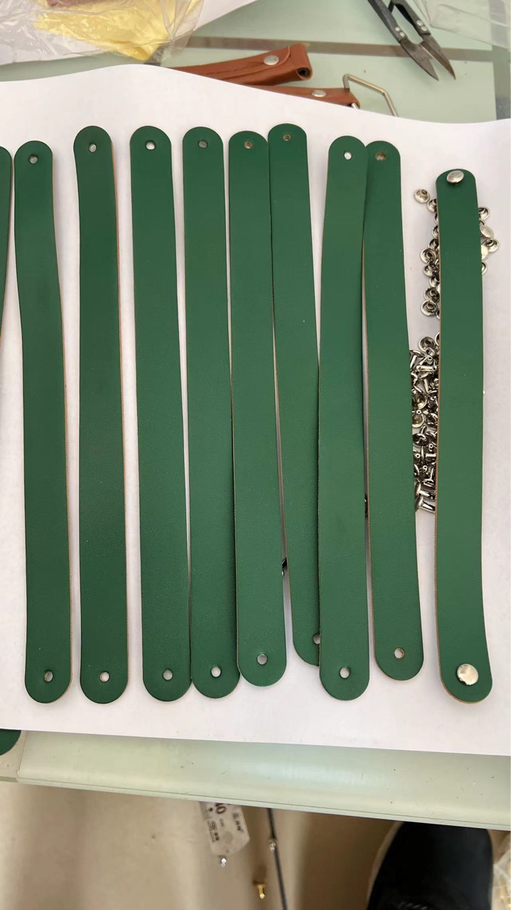 纸质大号小号塑料圣诞绿色手挽护肤品名牌化妆品礼品盒PU皮手提