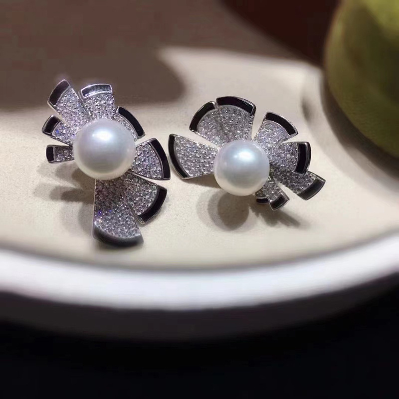 Fashionable elegant accessories