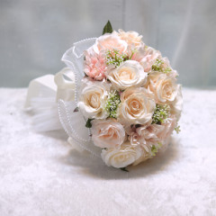 022屋外の結婚式のシミュレーションのバラの手の花の越境の洋風の森系は花束の新型の新婦の手を持って花を持ちます。