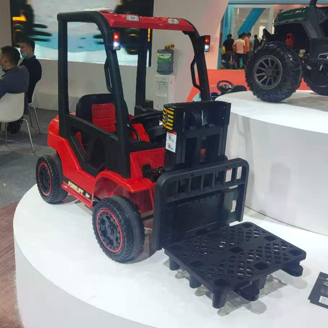 Coche eléctrico para niños carretilla elevadora recargable ajustable juguete de coche de control remoto de cuatro ruedas grande para niños y niñas