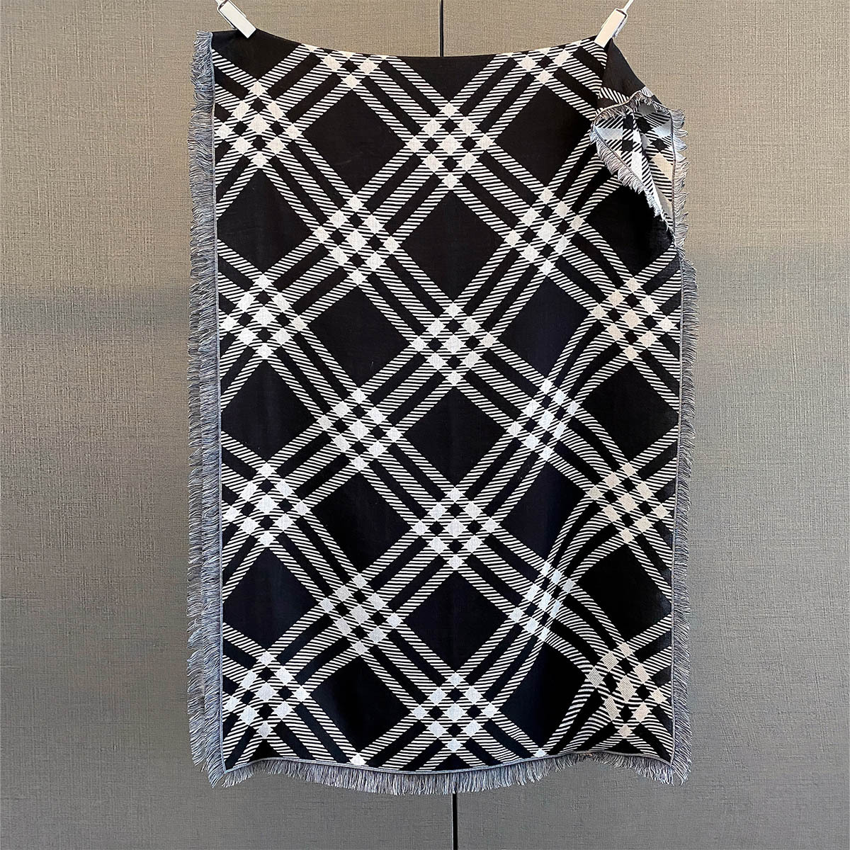 Nova Coleção Outono/Inverno 2026: Cachecol de Caxemira Feminino, Toque Sofisticado, Capa Leve e Luxuosa com a Letra H para o Inverno, Acessório Grosso e Quente para o Pescoço_voghion.com
