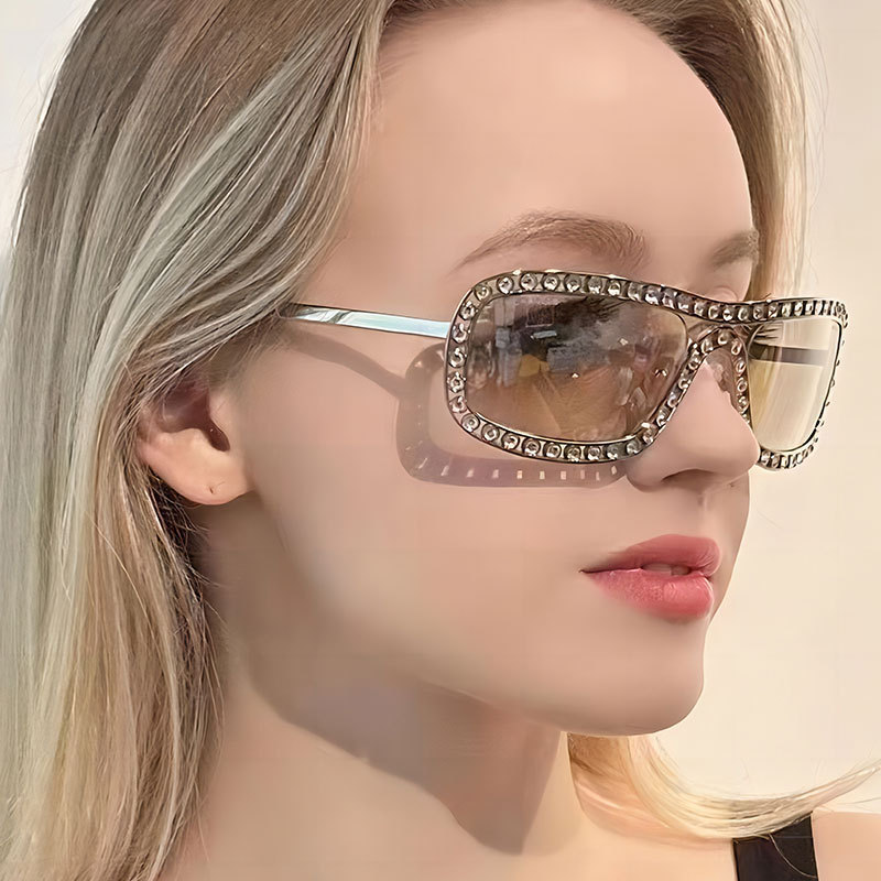 Nuevas gafas de sol de lujo ligeras brillantes con diamantes de metal transfronterizas