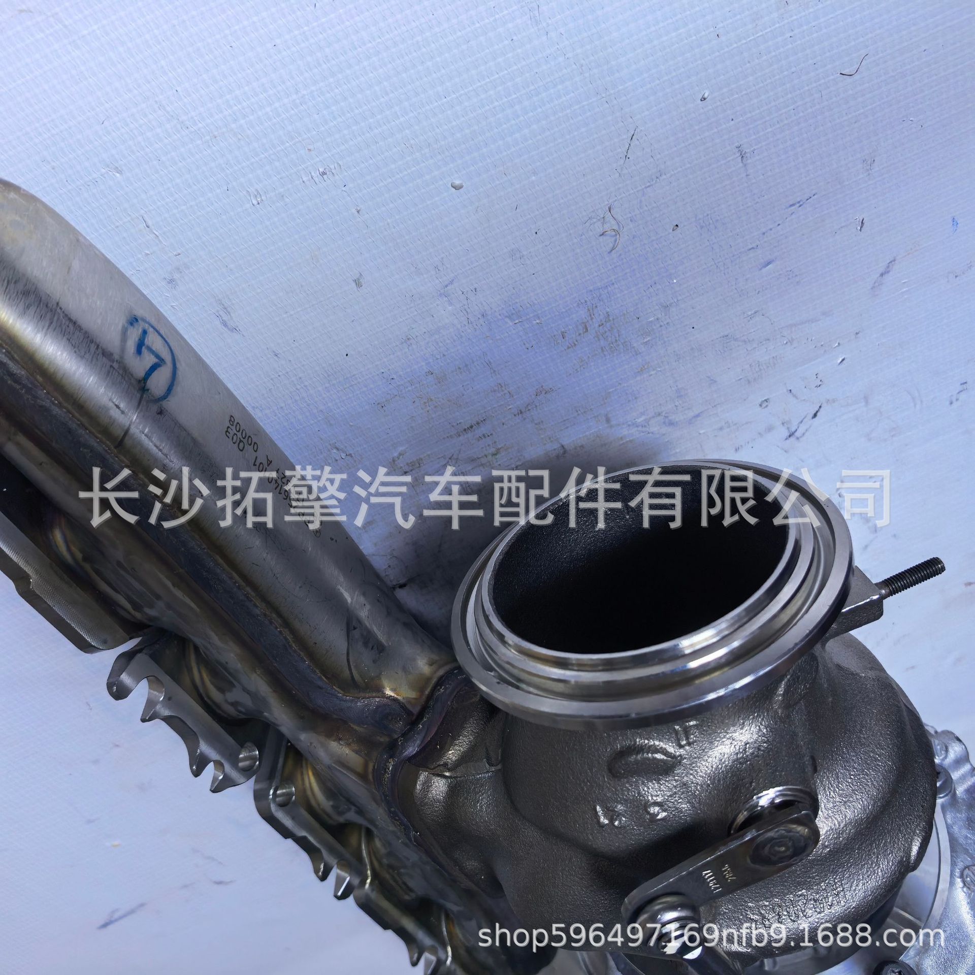 B03G turbocharger is suitable for Mercedes-Benz 3.0 18589700009 18589700010