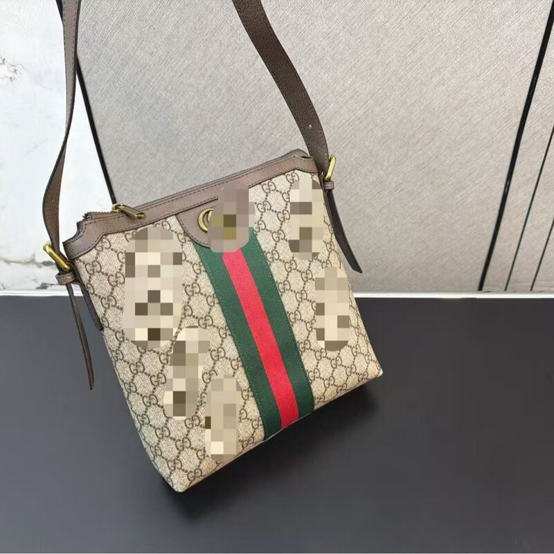 New Trendy European and American Fashion Men's Bag for Cross-Border Trade, Genuine Leather Color-Blocking Small Square Shoulder Crossbody Bag, Portable New Trendy European and American Fashion Men's Bag for Cross-Border Trade, Genuine Leather Color-Blocking Small Square Shoulder Crossbody Bag, Portable