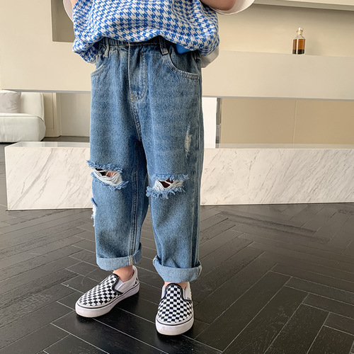 Boys' washed jeans, spring and autumn 2024 new children's clothing, handsome ripped trousers, baby style casual pants