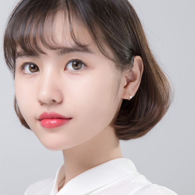 Eloch s925 plata simple delicado micro-elegante damas pendientes de diamante coreano pequeño perno de orejas G4936