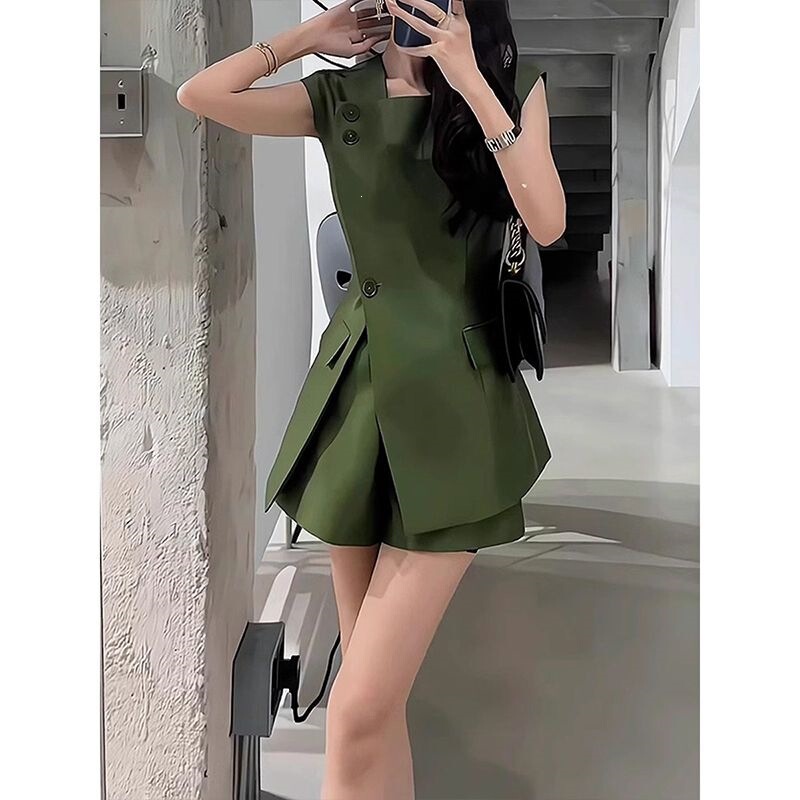 Casual Suit with a Stylish Vibe 2026 High-Waisted Blazer Vest Satin Top New Women's Fashion High-End Shorts Two-Piece Set Casual Suit with a Stylish Vibe 2026 High-Waisted Blazer Vest Satin Top New Women's Fashion High-End Shorts Two-Piece Set