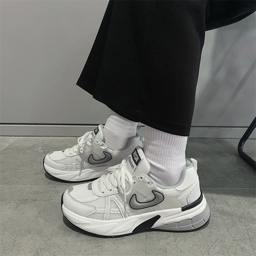  New Student Casual Breathable Mesh Sports Shoes for Women, Korean Version, Ins Trendy Street Style, Thick Sole Retro Dad Shoes