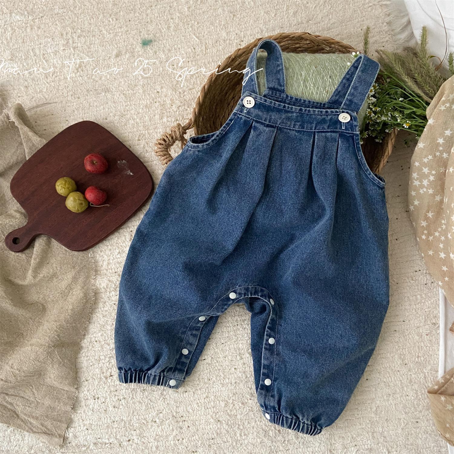 Nuevos productos de primavera 2025 versión coreana de dos piezas de mezclilla de una pieza de estilo occidental para bebé traje de manga larga con correa de salida