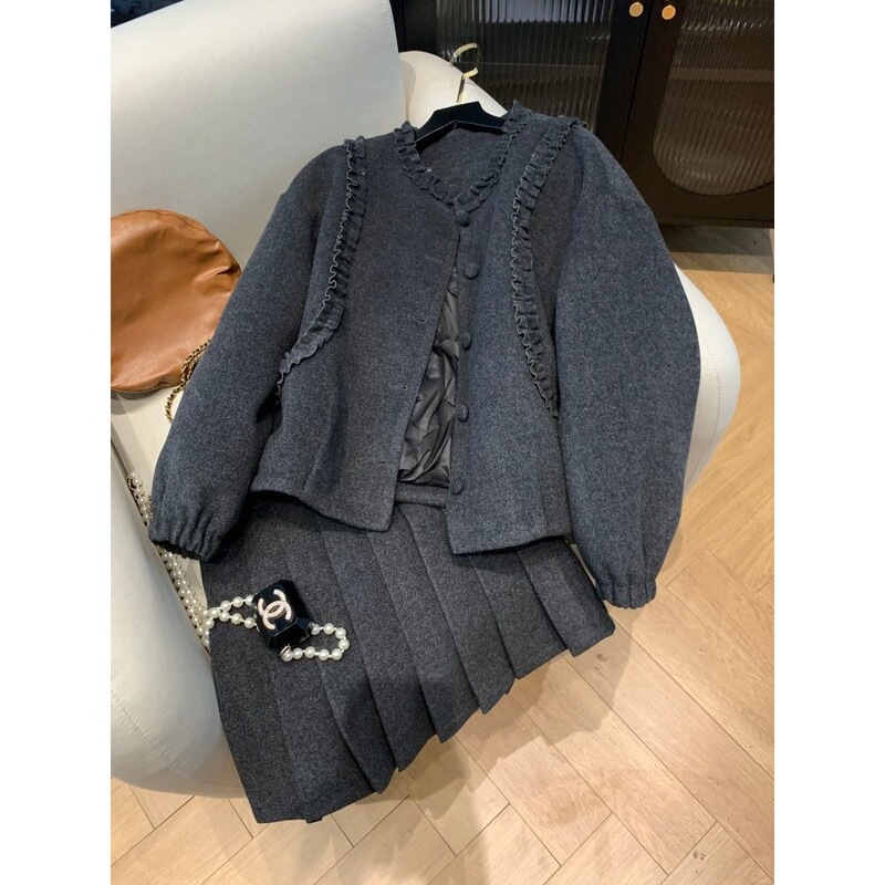 European-Style Lace down Jacket Coat 2026 Winter New High-Waisted Pleated Skirt Elegant Set for Women European-Style Lace down Jacket Coat 2026 Winter New High-Waisted Pleated Skirt Elegant Set for Women
